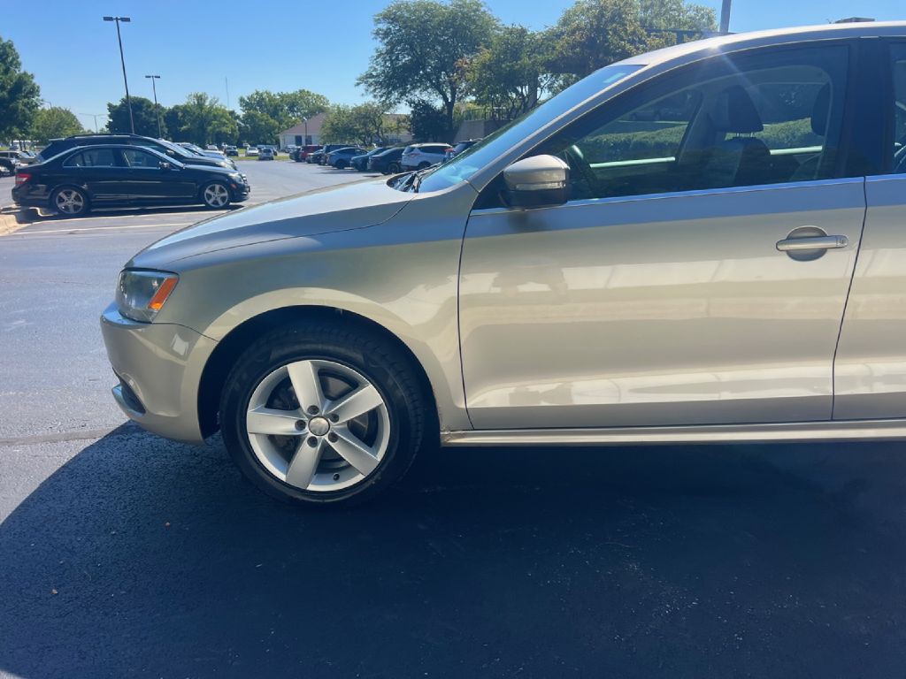 2013 Volkswagen Jetta Image 35