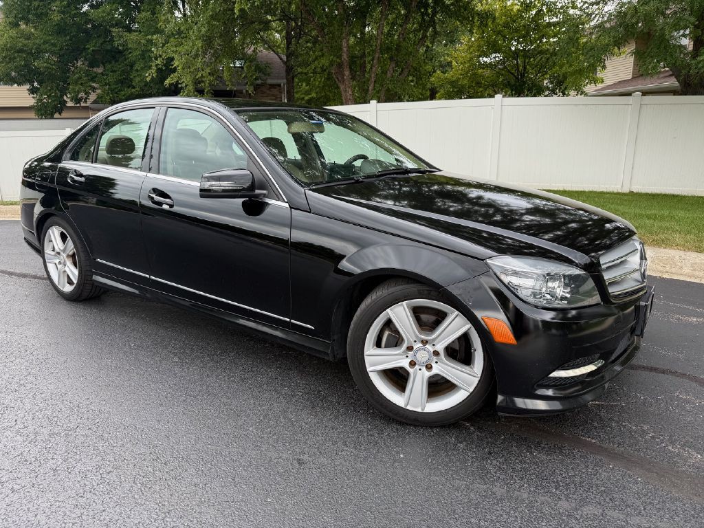 2011 Mercedes-Benz C-Class Image 2