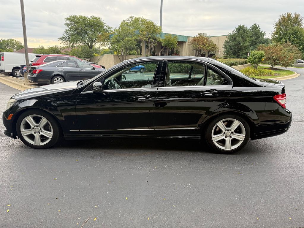 2011 Mercedes-Benz C-Class Image 9