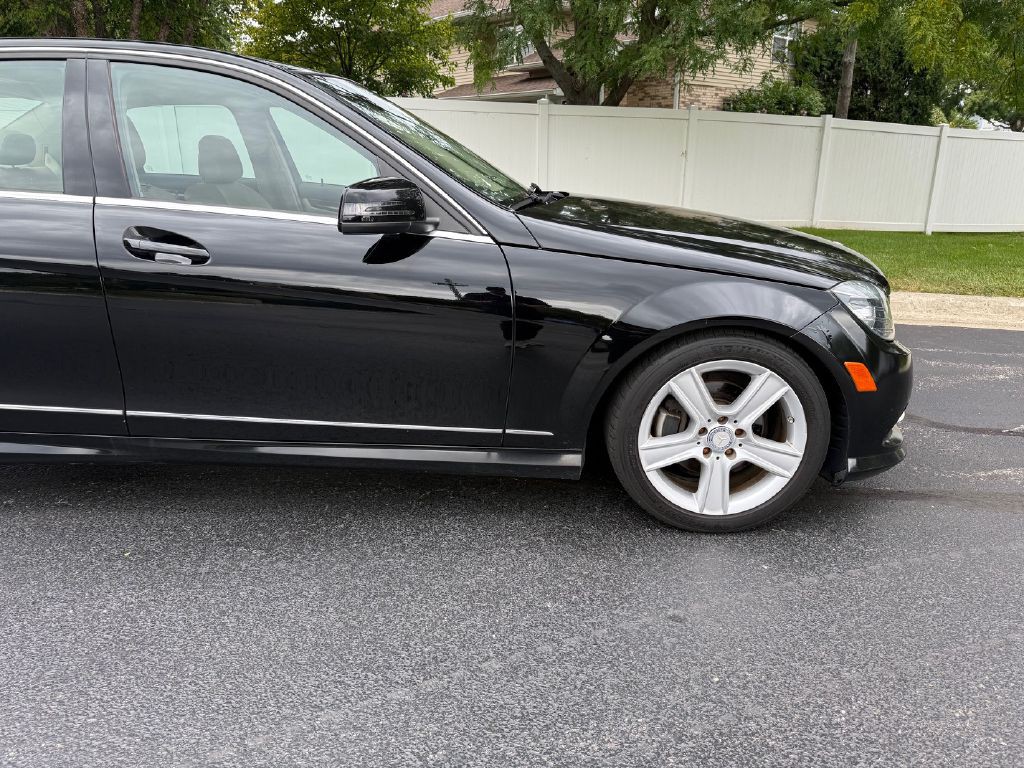 2011 Mercedes-Benz C-Class Image 11