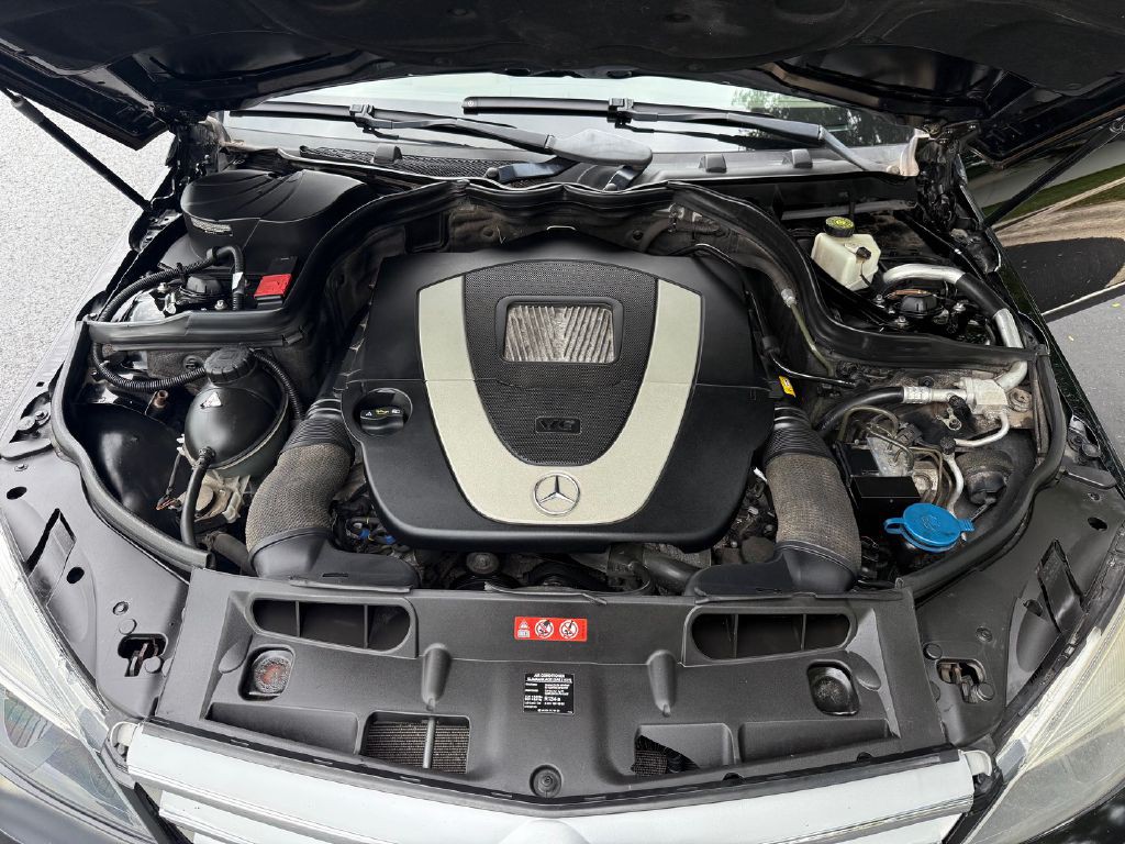 2011 Mercedes-Benz C-Class Image 12
