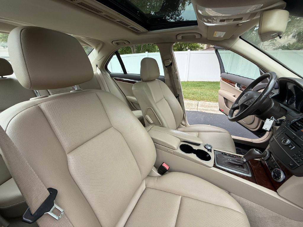 2011 Mercedes-Benz C-Class Image 23