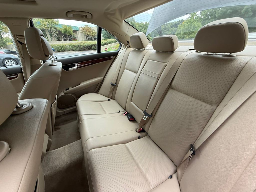 2011 Mercedes-Benz C-Class Image 28