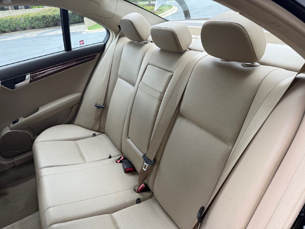 2011 Mercedes-Benz C-Class Image 29