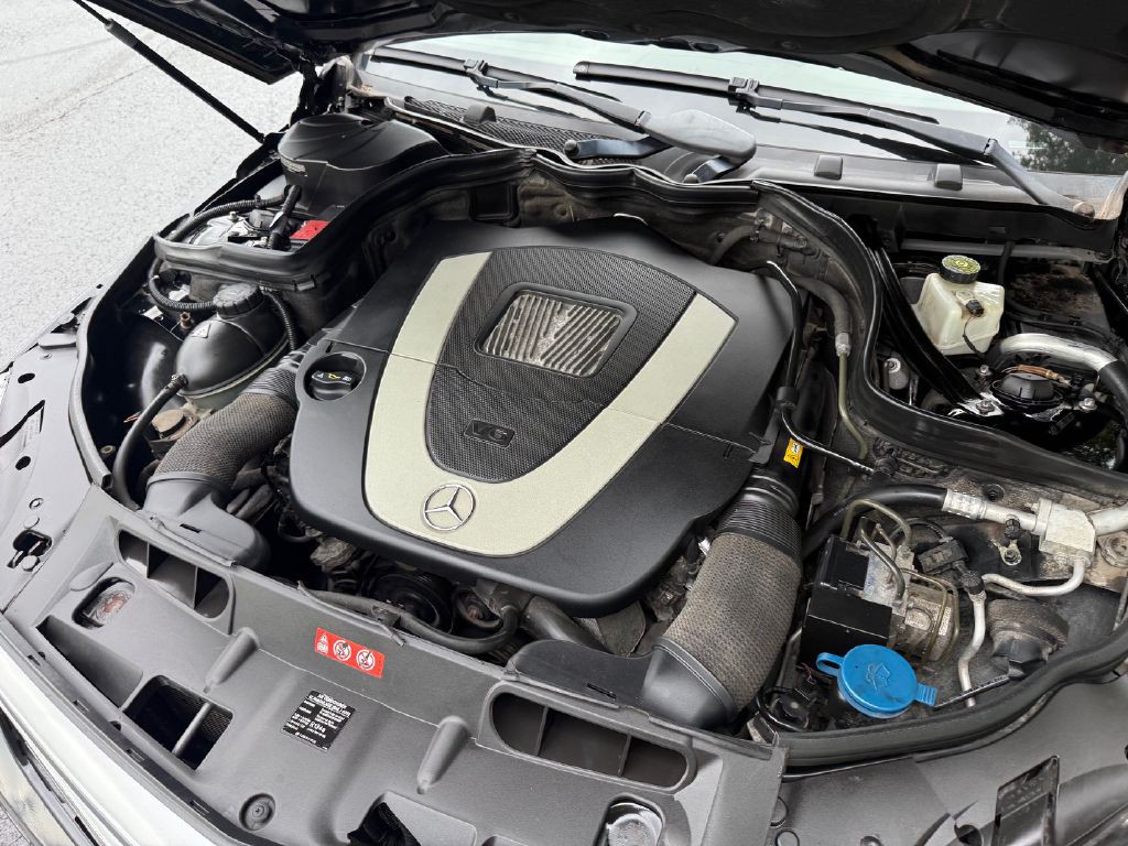 2011 Mercedes-Benz C-Class Image 34