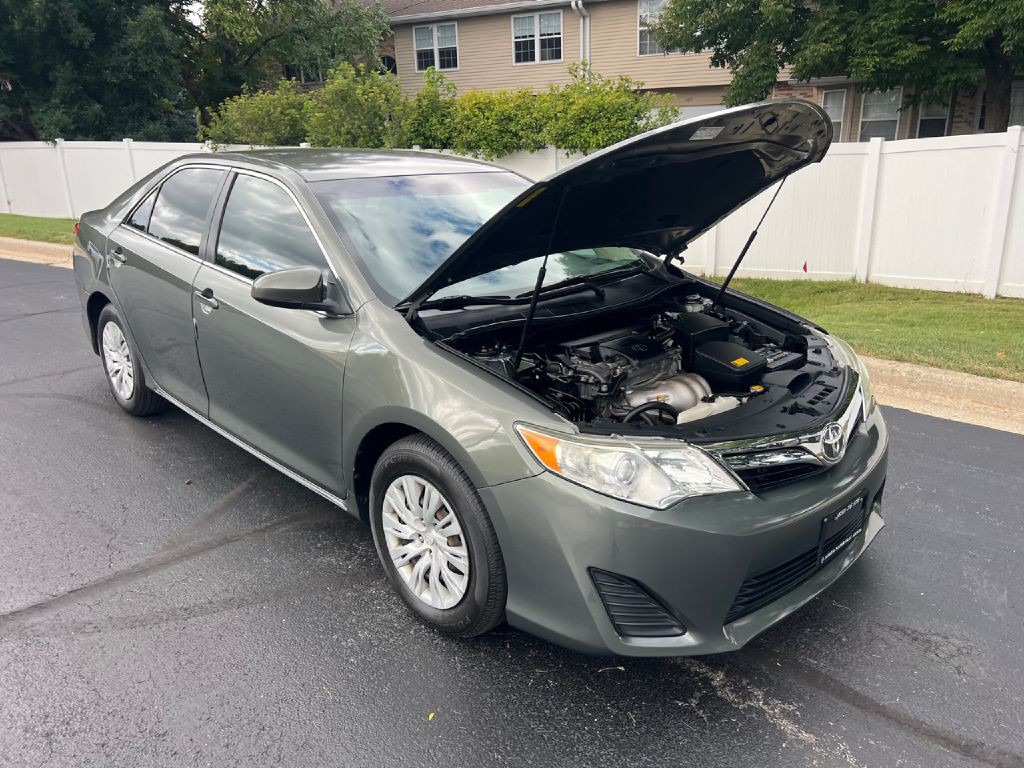 2013 Toyota Camry Image 12