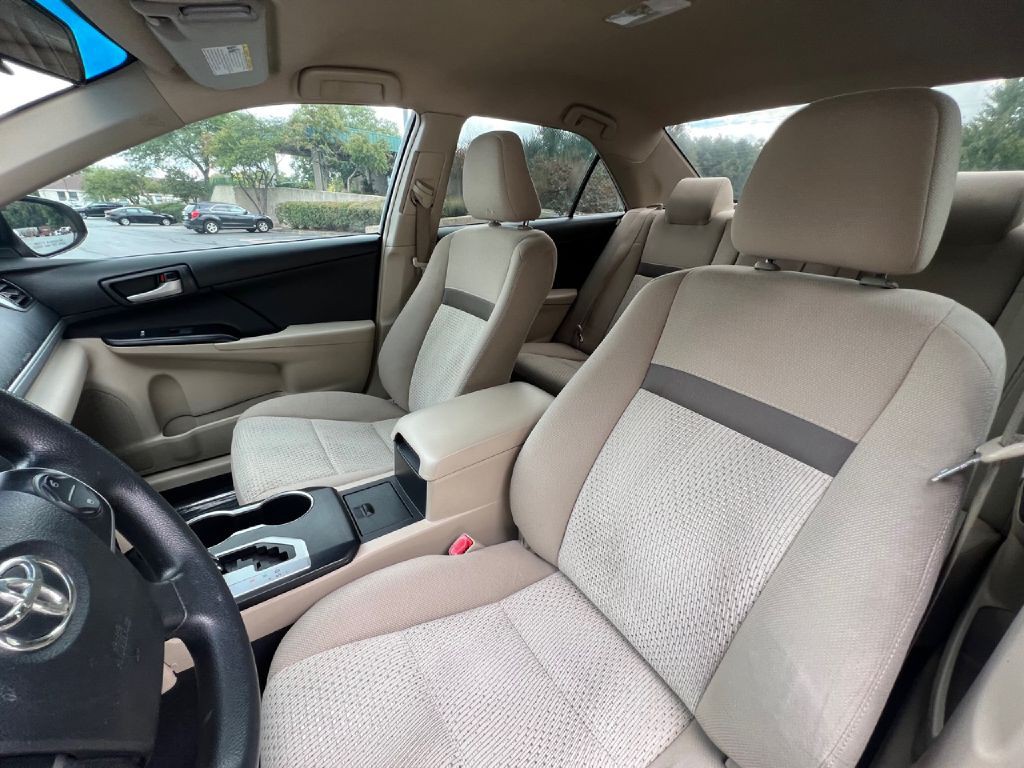 2013 Toyota Camry Image 13