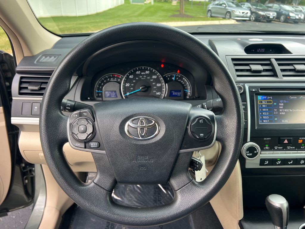 2013 Toyota Camry Image 15