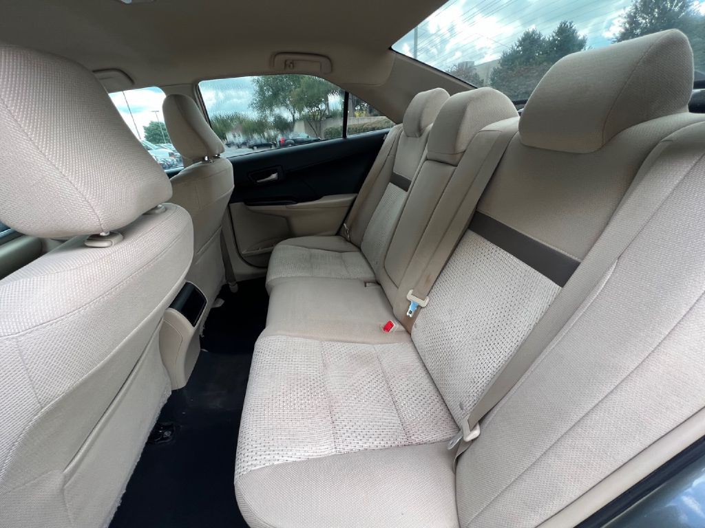 2013 Toyota Camry Image 20