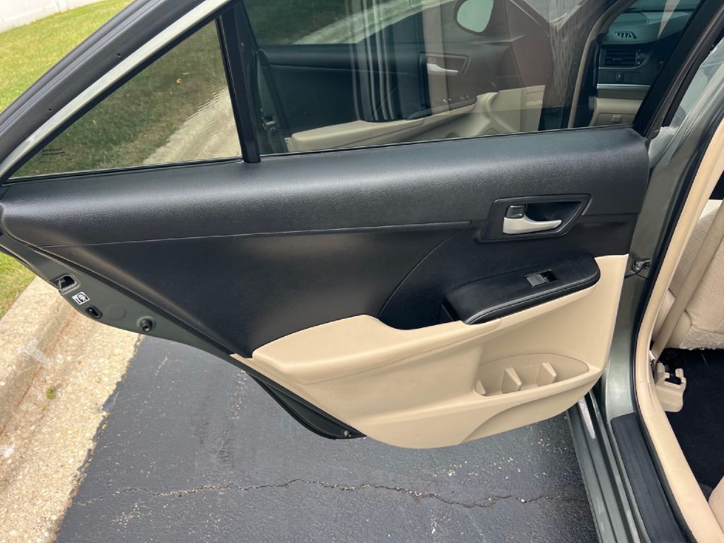 2013 Toyota Camry Image 24