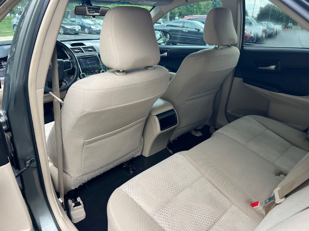 2013 Toyota Camry Image 25