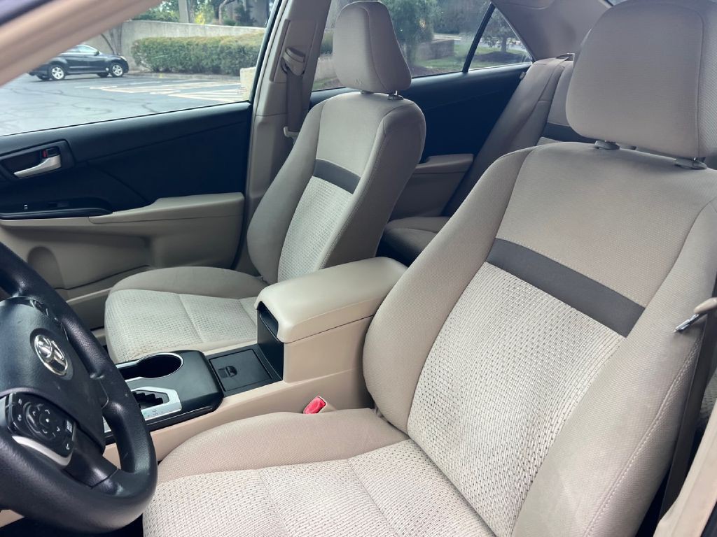 2013 Toyota Camry Image 31