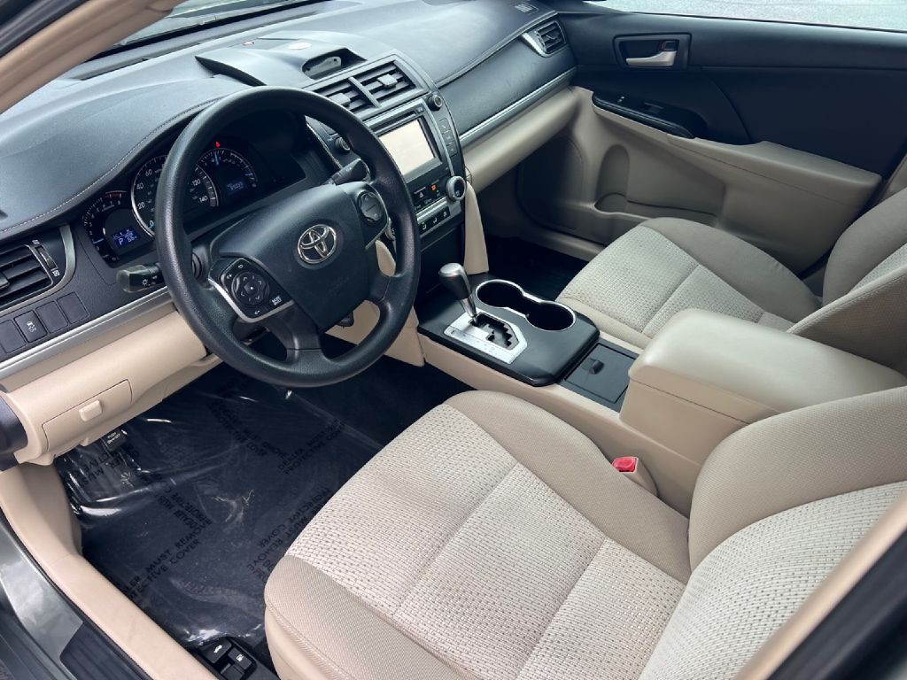2013 Toyota Camry Image 35