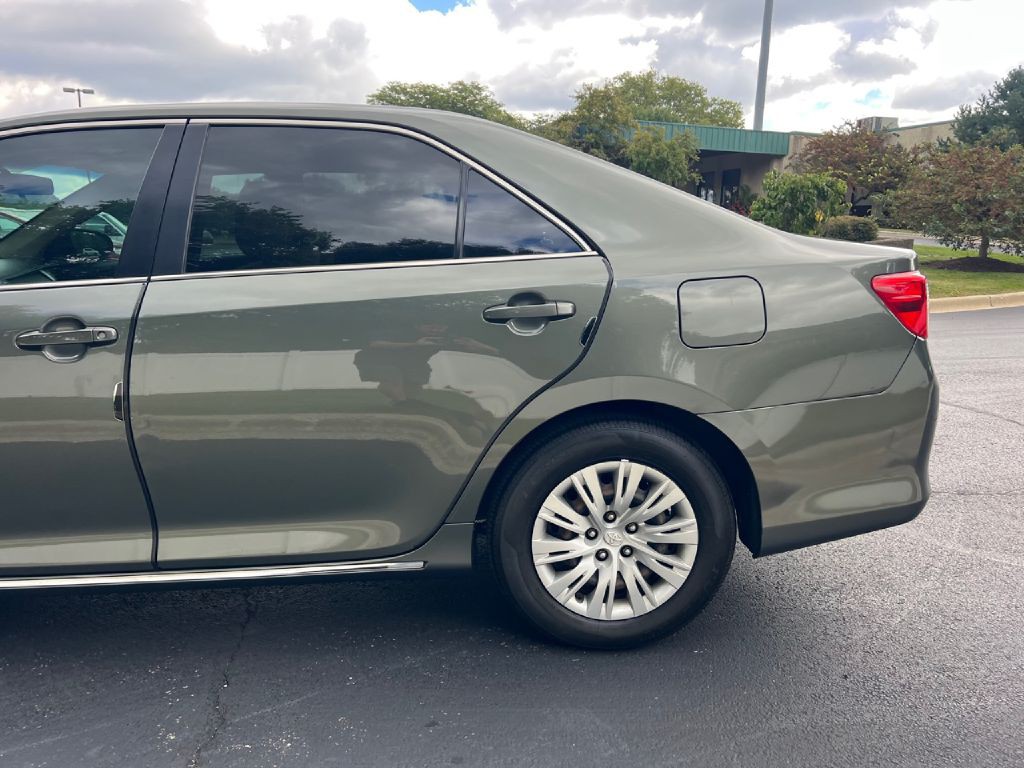 2013 Toyota Camry Image 42