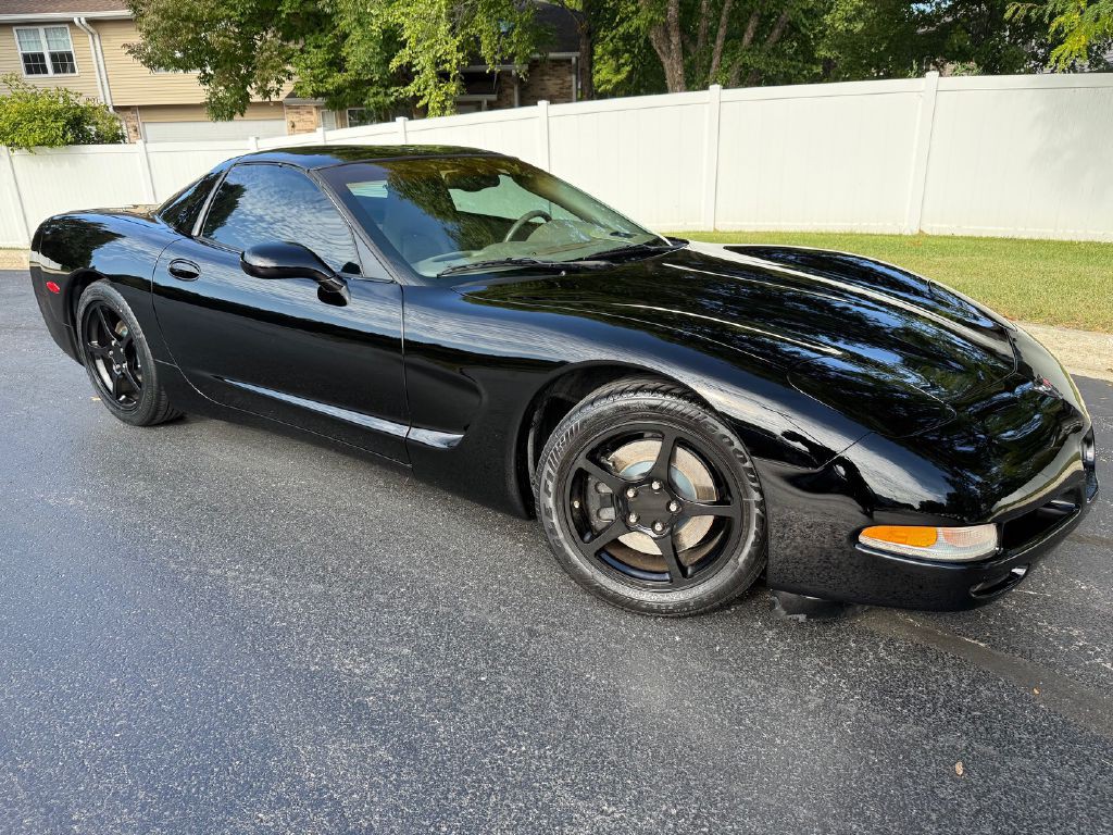 2004 Chevrolet Corvette Image 2