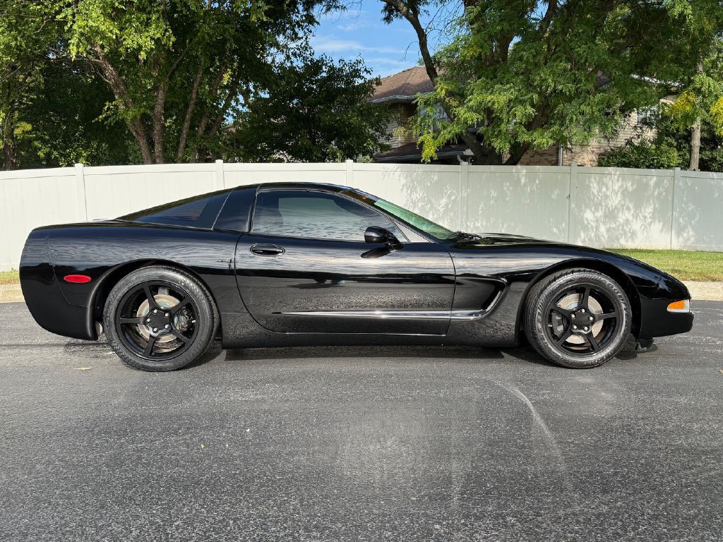2004 Chevrolet Corvette Image 5