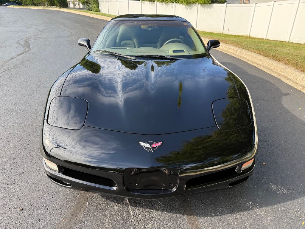 2004 Chevrolet Corvette Image 11