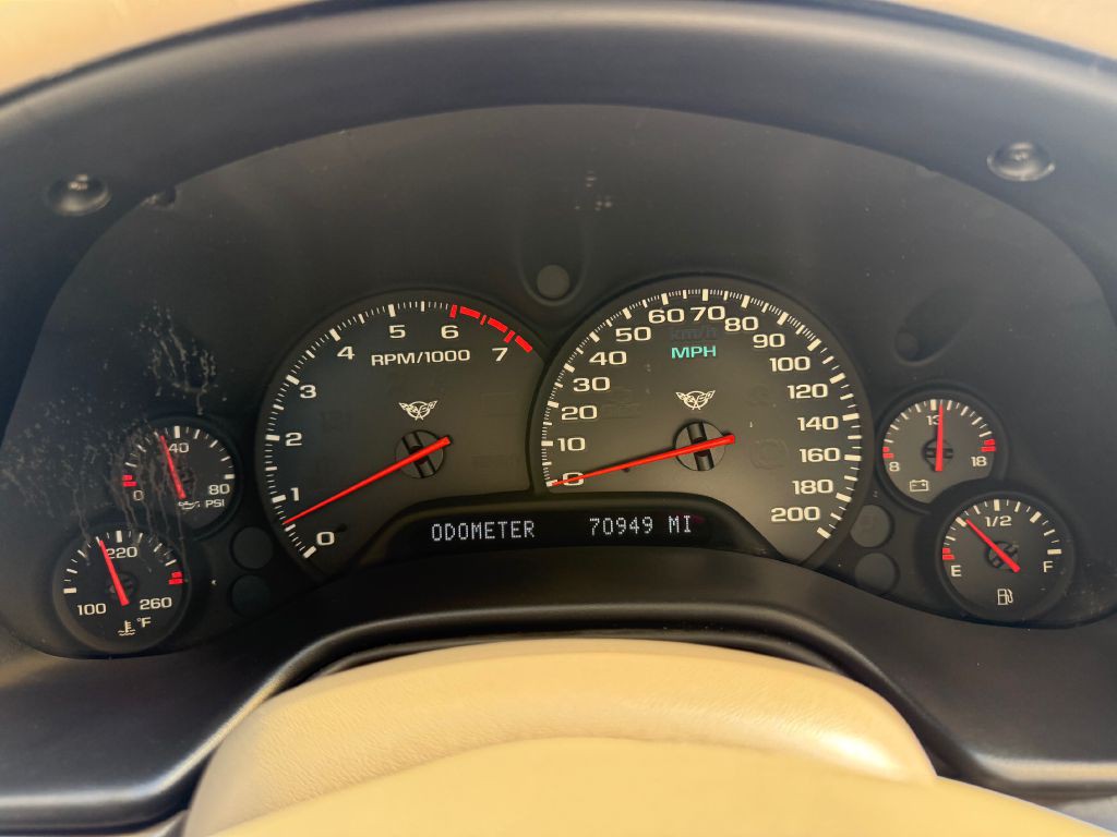 2004 Chevrolet Corvette Image 15
