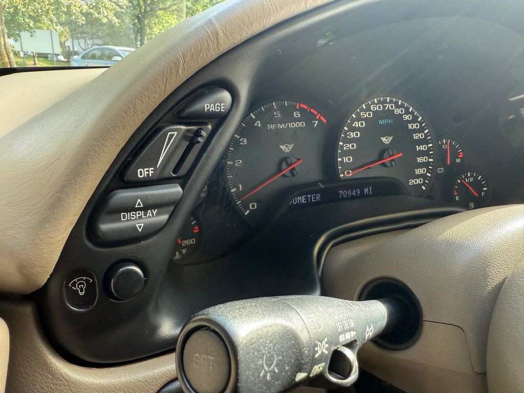 2004 Chevrolet Corvette Image 19