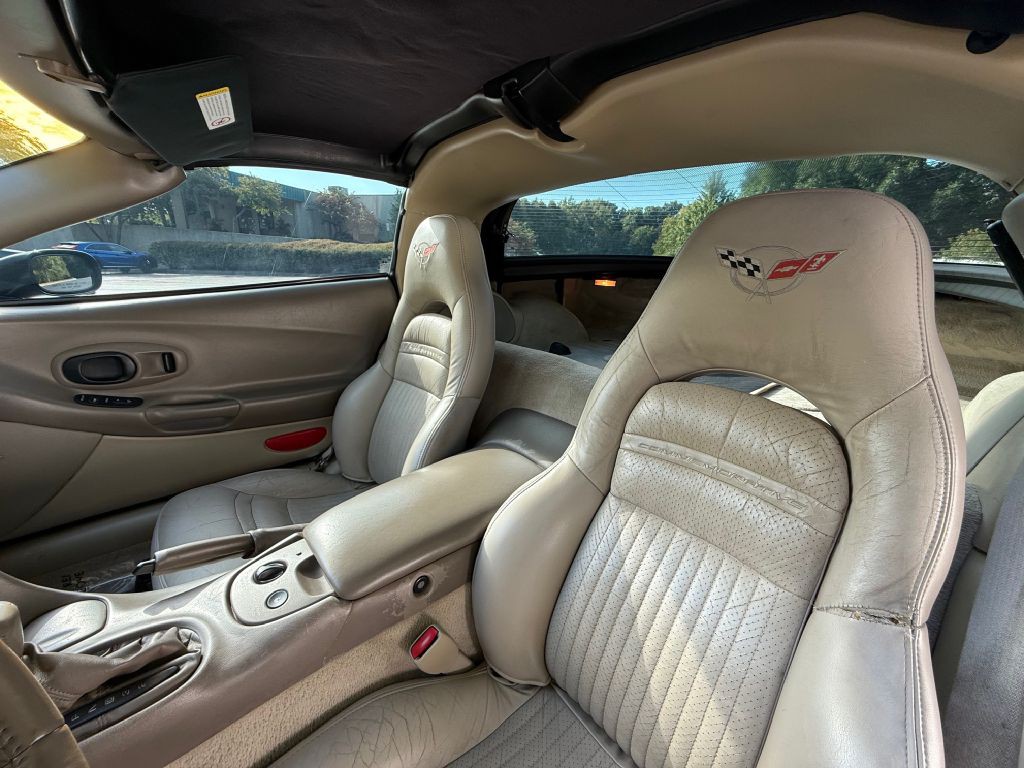 2004 Chevrolet Corvette Image 28