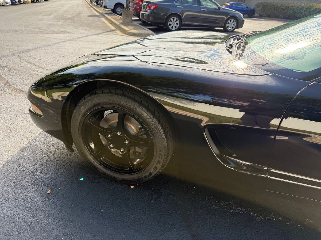 2004 Chevrolet Corvette Image 31