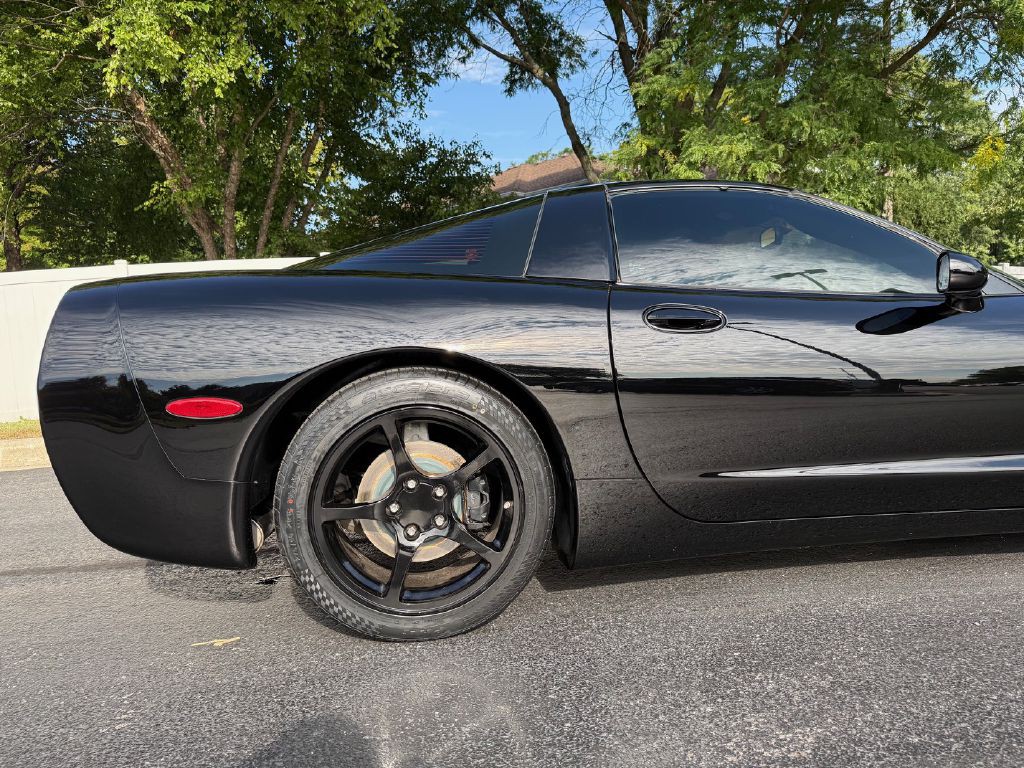 2004 Chevrolet Corvette Image 33