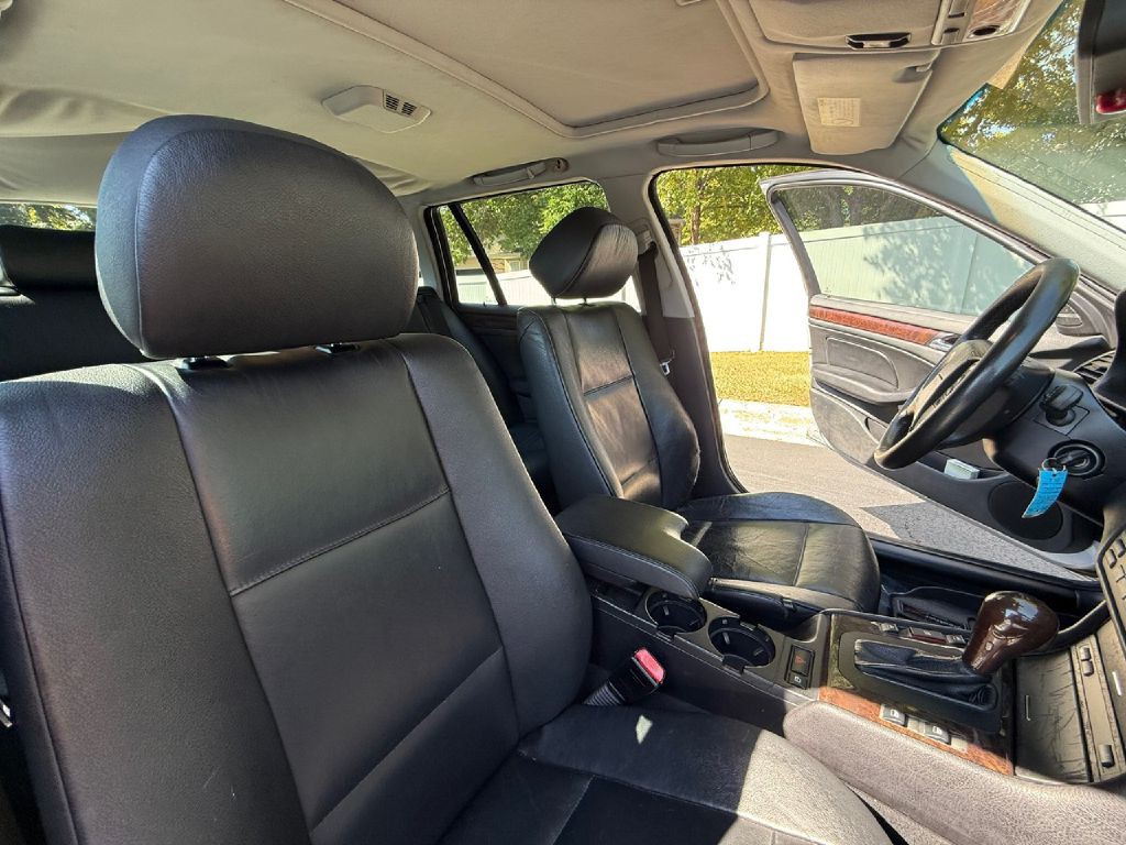 2003 BMW 3 Series Image 24