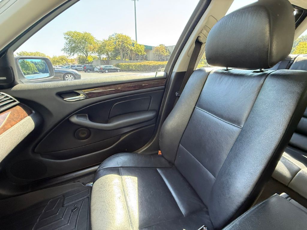2003 BMW 3 Series Image 33