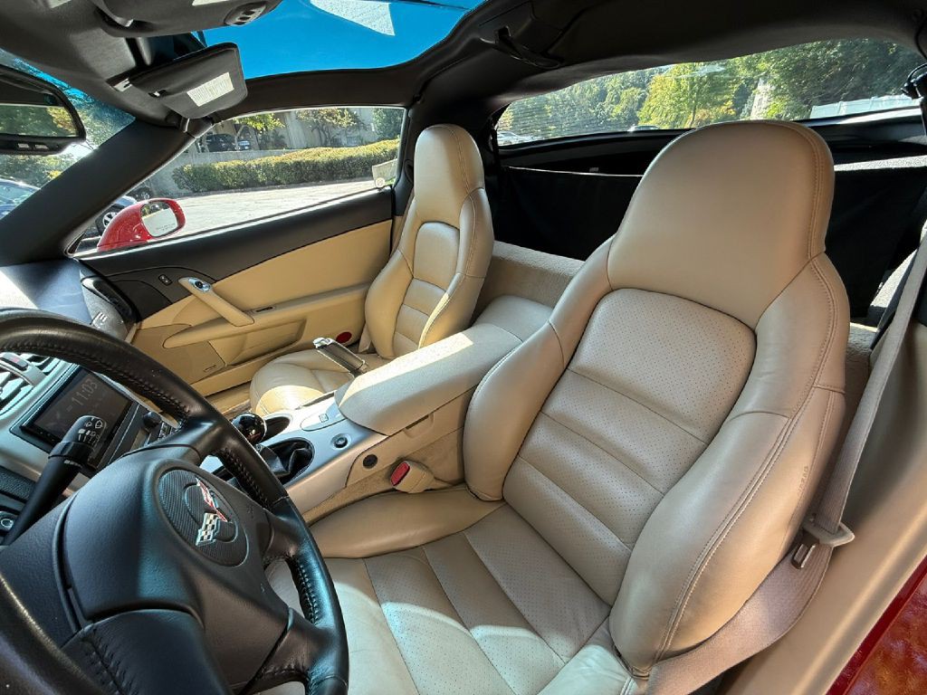 2005 Chevrolet Corvette Image 13