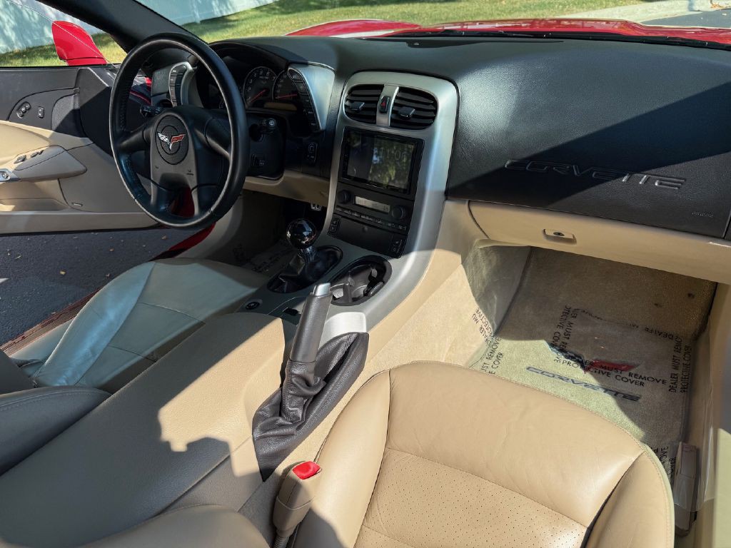 2005 Chevrolet Corvette Image 22