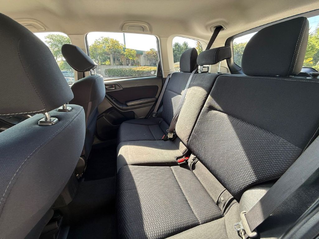 2016 Subaru Forester Image 19