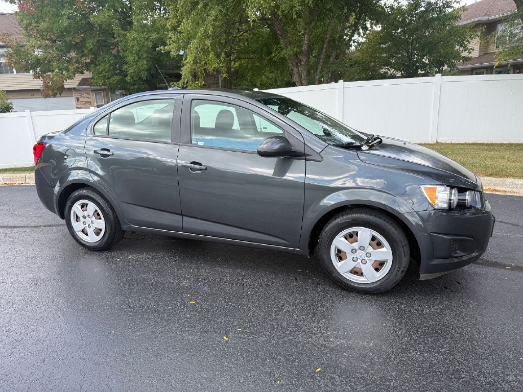 2016 Chevrolet Sonic Image 4