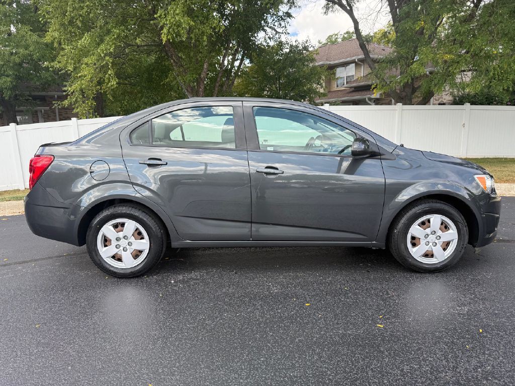 2016 Chevrolet Sonic Image 5