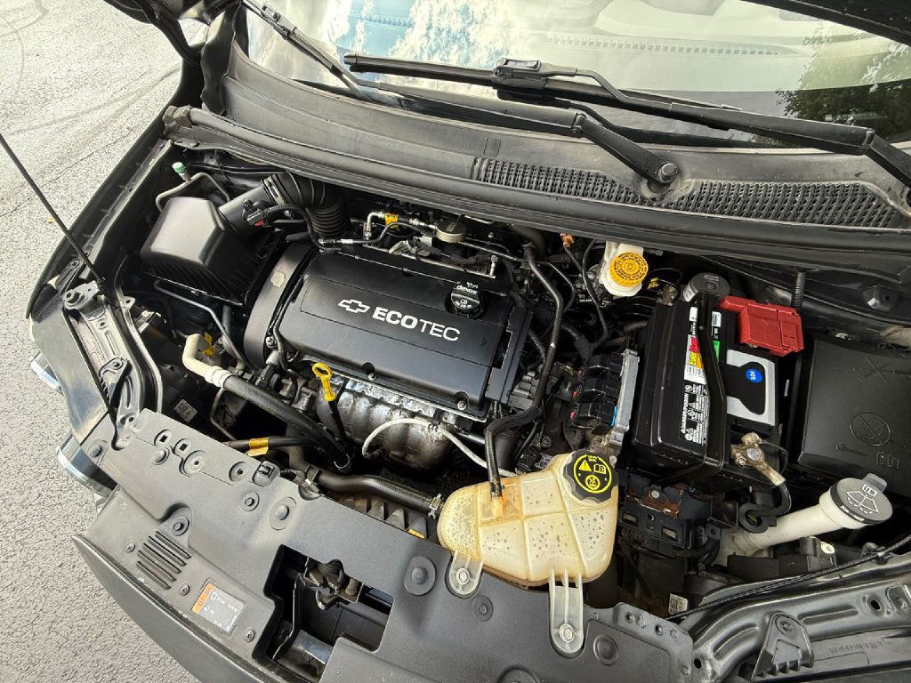 2016 Chevrolet Sonic Image 19