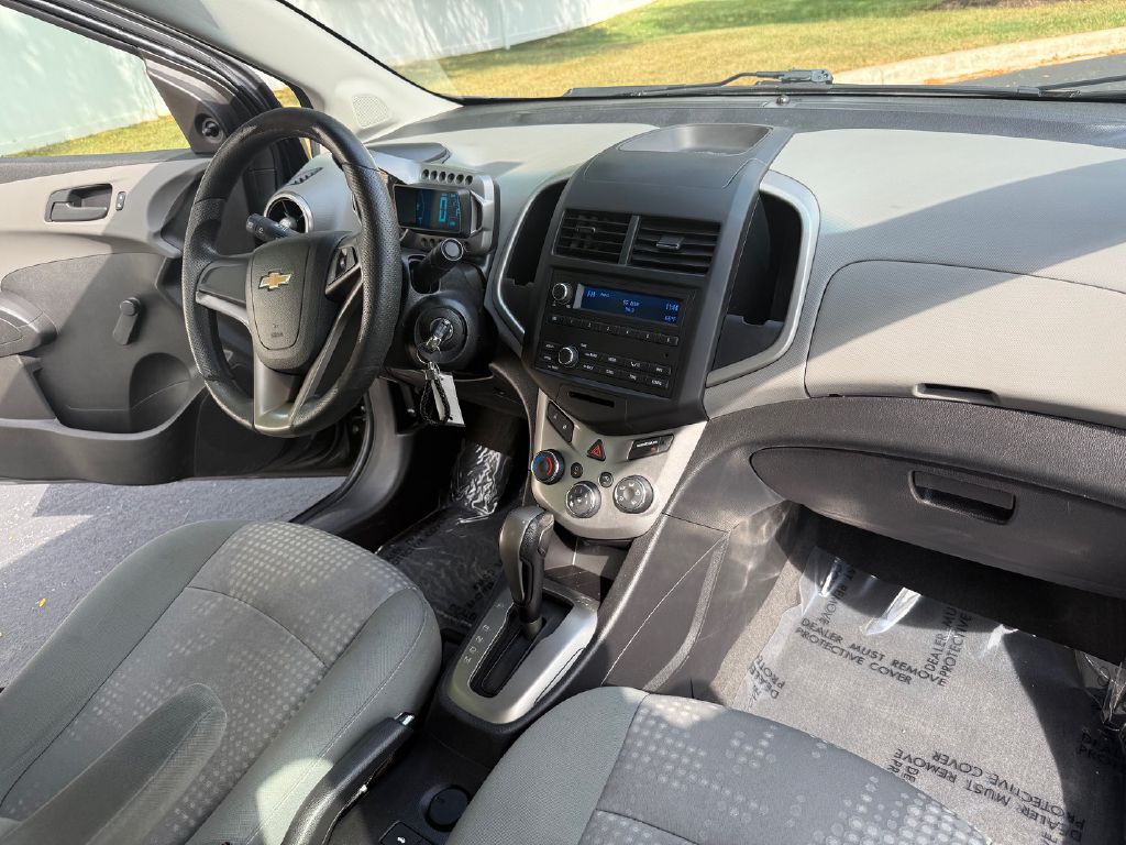 2016 Chevrolet Sonic Image 20