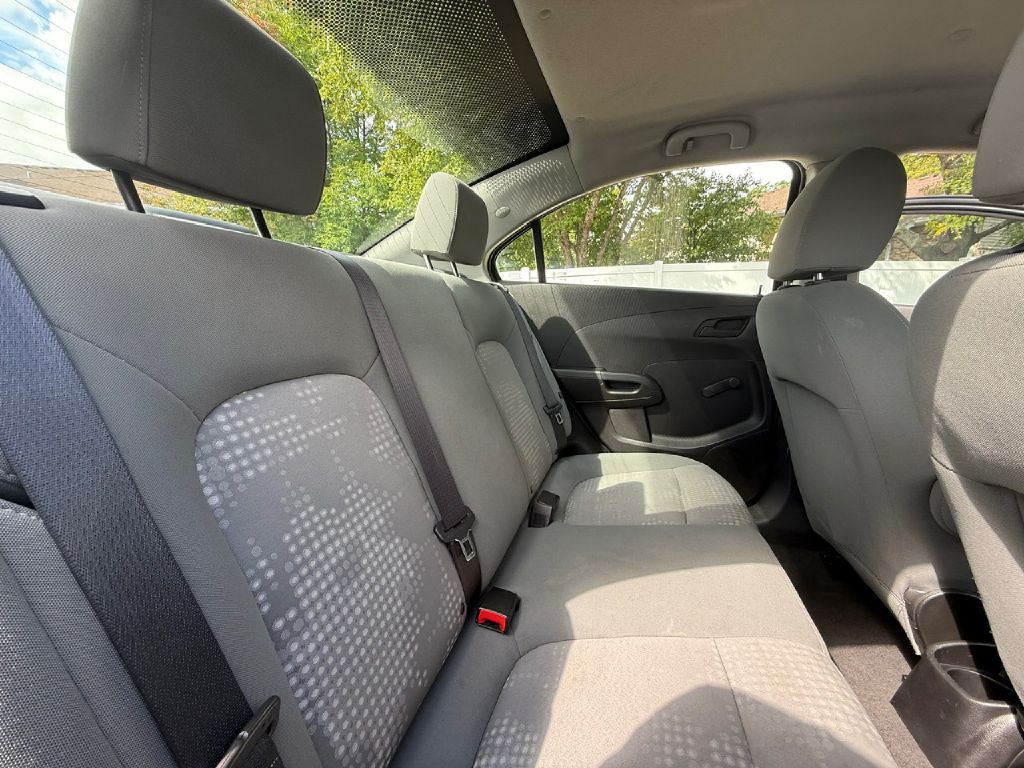 2016 Chevrolet Sonic Image 24