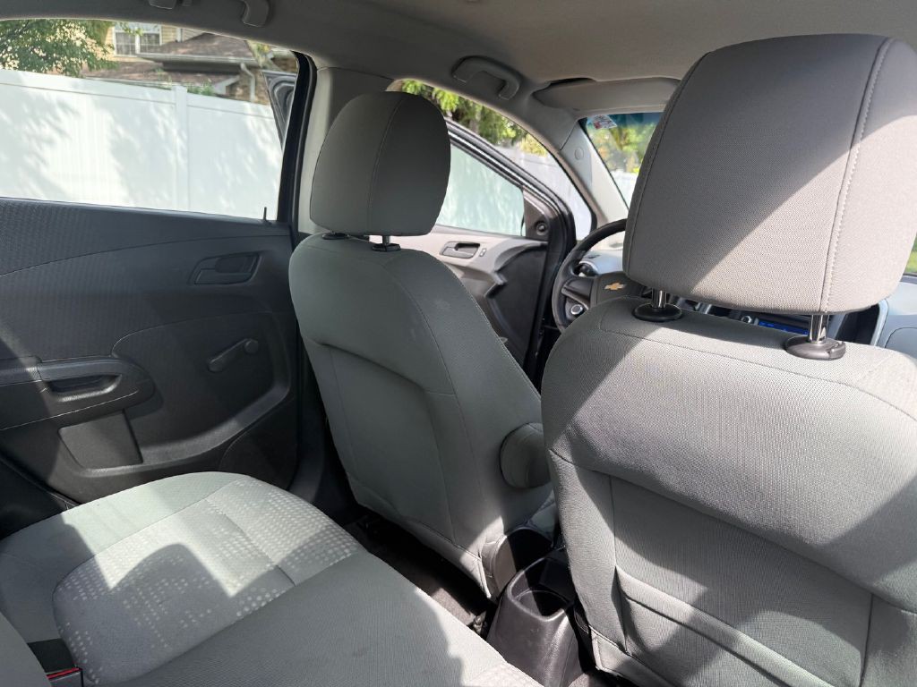 2016 Chevrolet Sonic Image 25