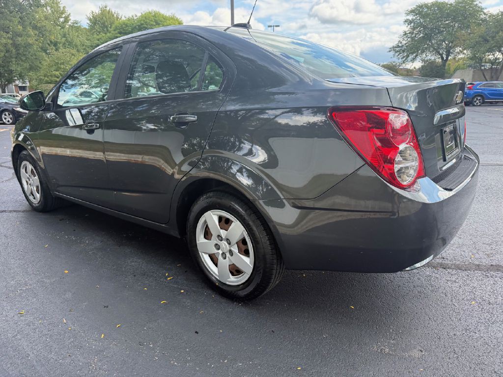 2016 Chevrolet Sonic Image 35