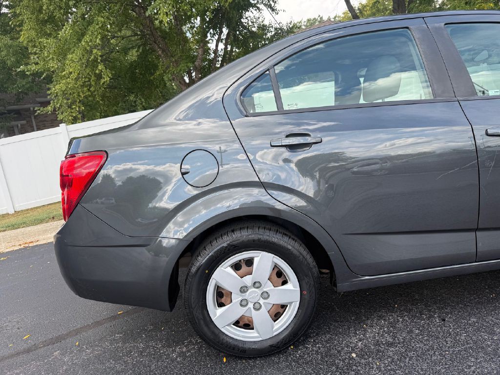 2016 Chevrolet Sonic Image 37