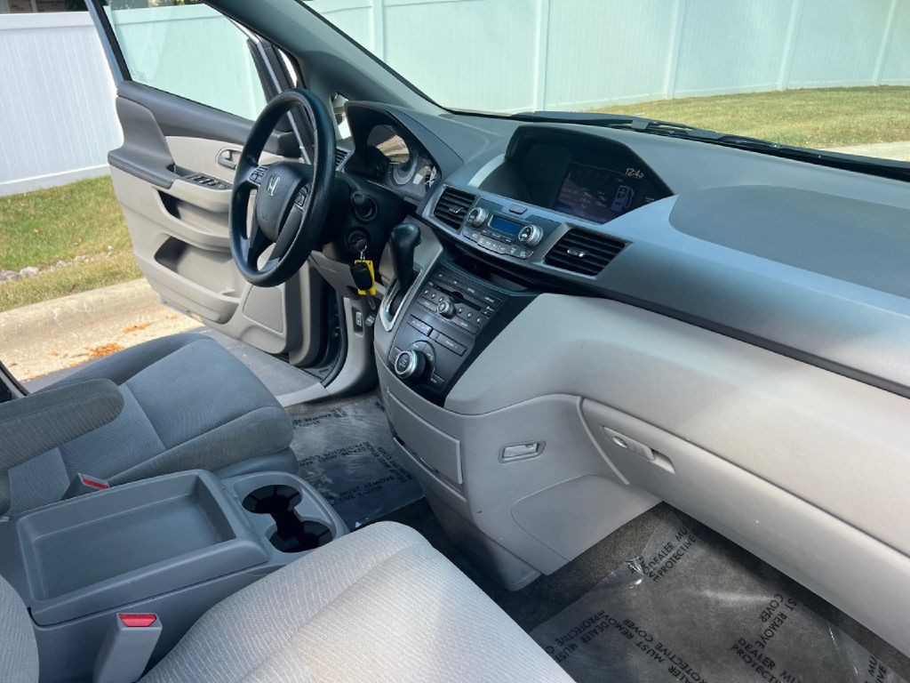 2012 Honda Odyssey Image 16