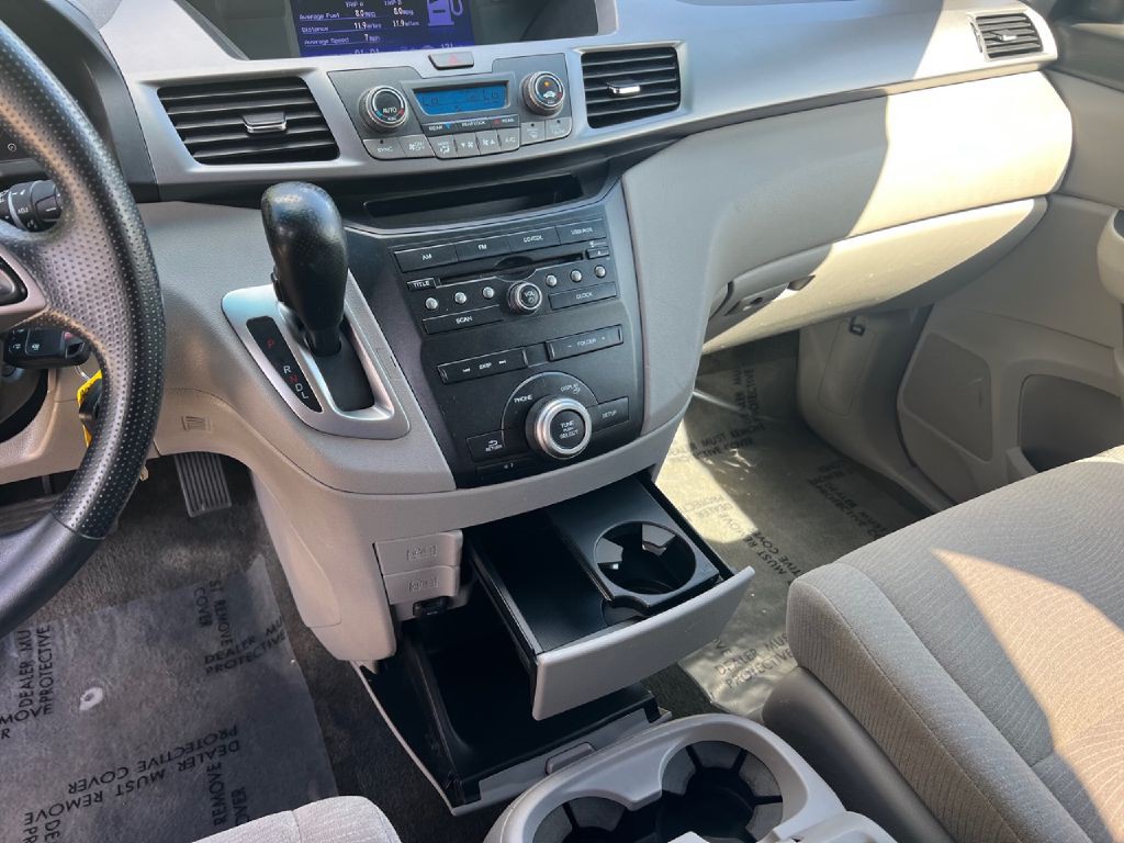 2012 Honda Odyssey Image 18