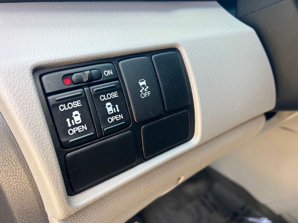 2012 Honda Odyssey Image 22