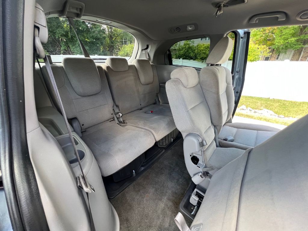 2012 Honda Odyssey Image 32