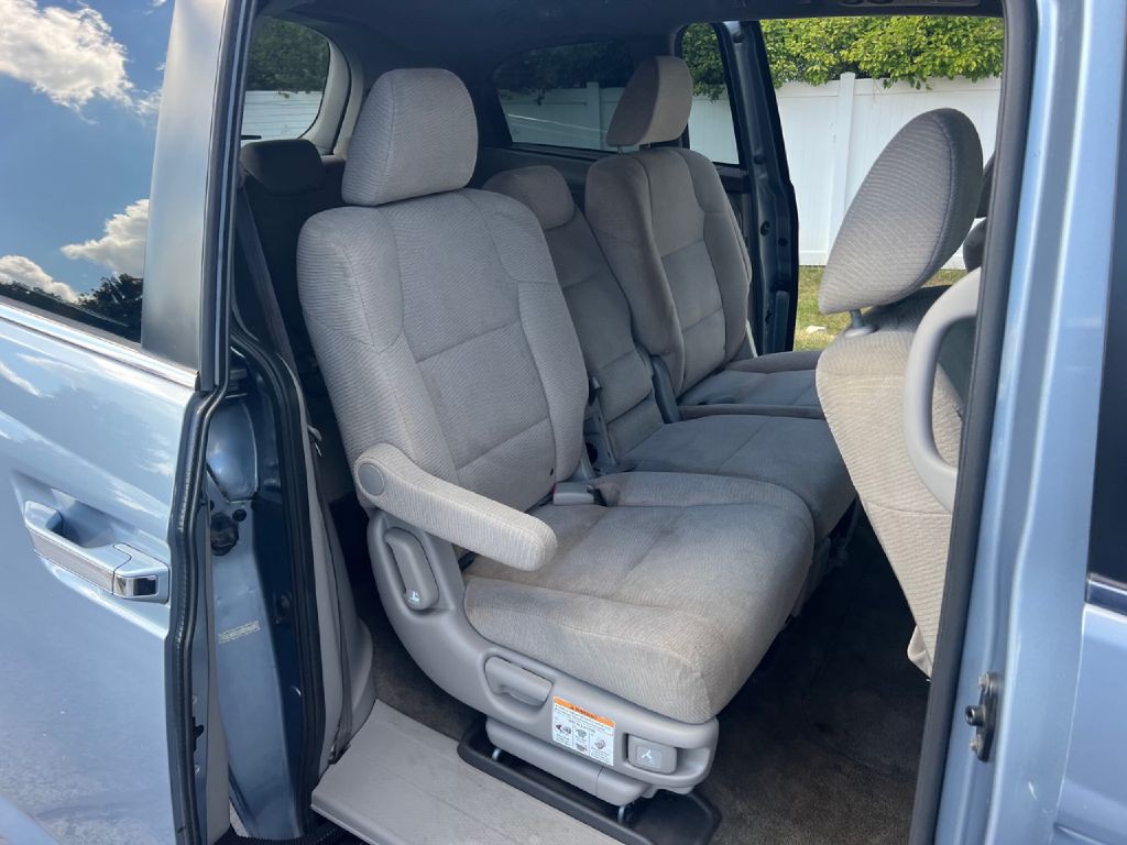 2012 Honda Odyssey Image 36