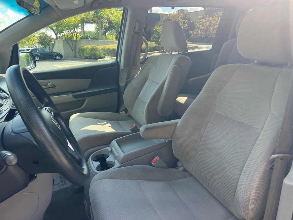 2012 Honda Odyssey Image 44