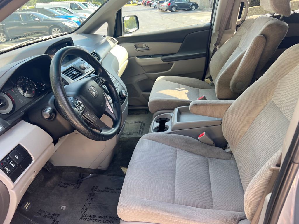 2012 Honda Odyssey Image 45