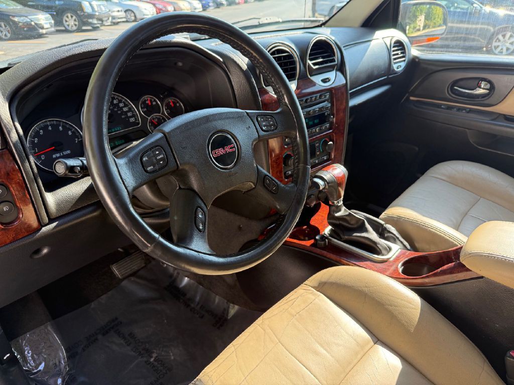 2005 GMC Envoy Image 16