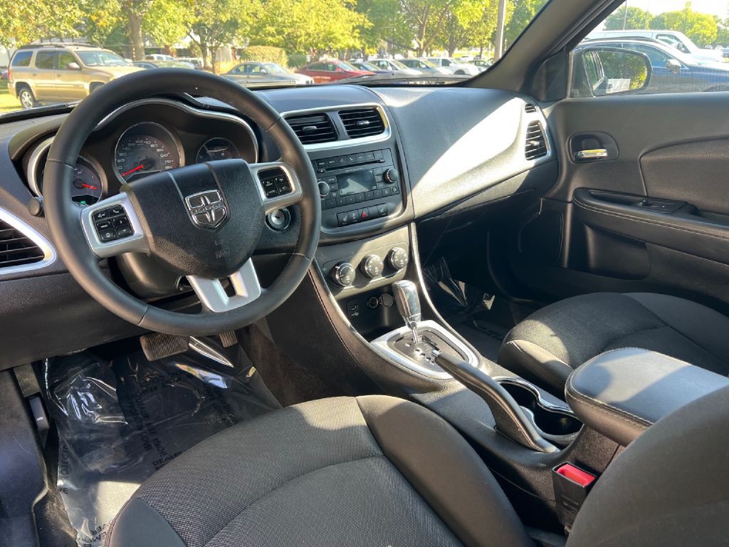 2013 Dodge Avenger Image 15