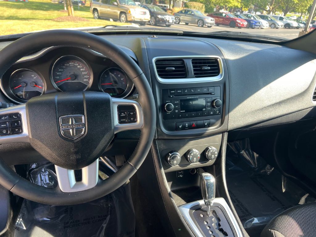 2013 Dodge Avenger Image 17