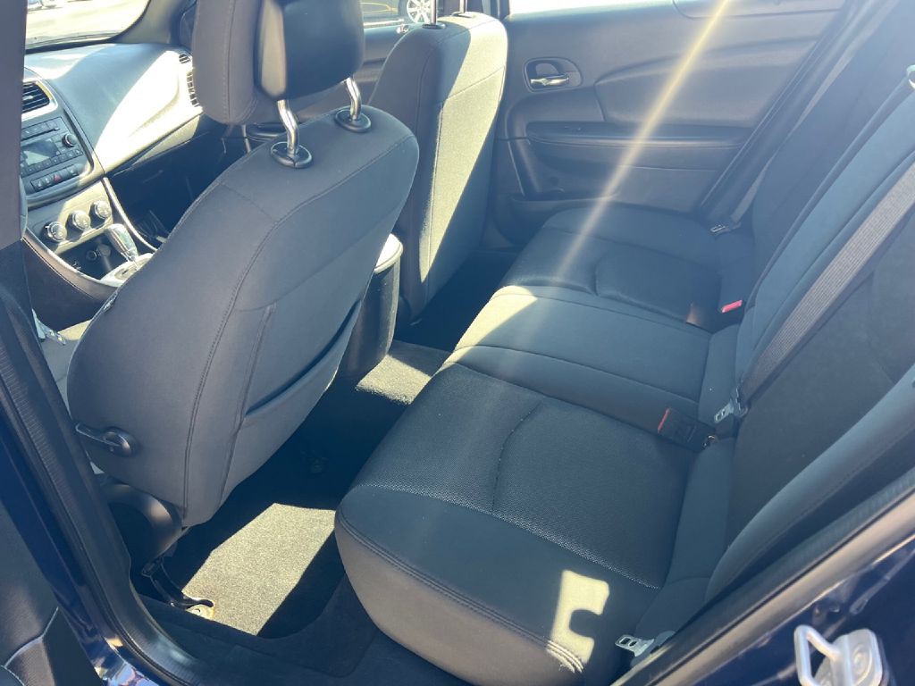 2013 Dodge Avenger Image 28